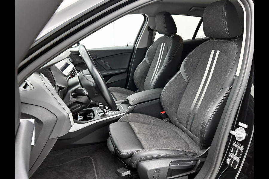 BMW 1-serie 116i Business Edition Plus CARPLAY STOF-LEDER NAVI