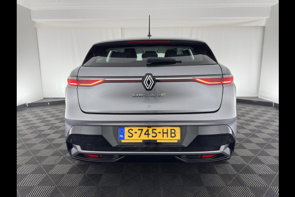 Renault Mégane E-Tech EV60 Optimum Charge Evolution [ 3-Fase ] {SOH-92%} (INCL-BTW) Aut *FULL-LED | DIGI-COCKPIT | NAVI-FULLMAP | CAMERA | COMFORT-SEATS | KEYLESS | ECC | PDC | CRUISE | DAB | CARPLAY | SHIFT-PADDLES | LANE-ASSIST | 18''ALU*