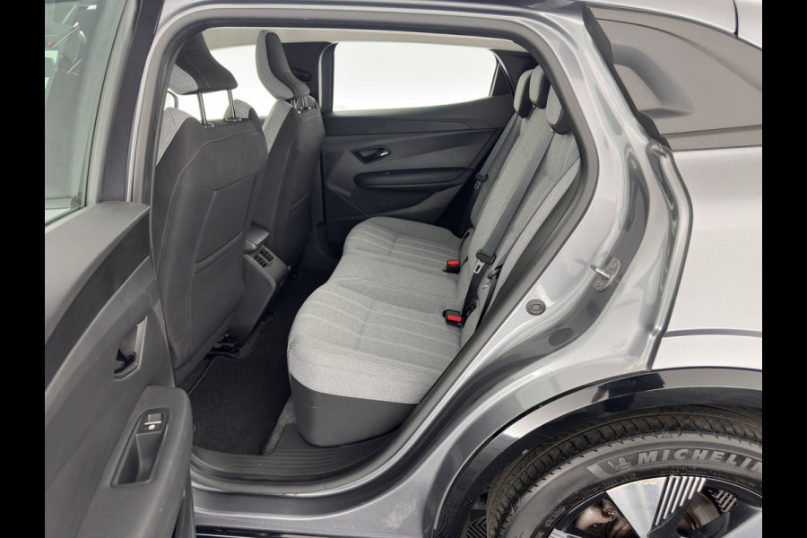 Renault Mégane E-Tech EV60 Optimum Charge Evolution [ 3-Fase ] {SOH-92%} (INCL-BTW) Aut *FULL-LED | DIGI-COCKPIT | NAVI-FULLMAP | CAMERA | COMFORT-SEATS | KEYLESS | ECC | PDC | CRUISE | DAB | CARPLAY | SHIFT-PADDLES | LANE-ASSIST | 18''ALU*