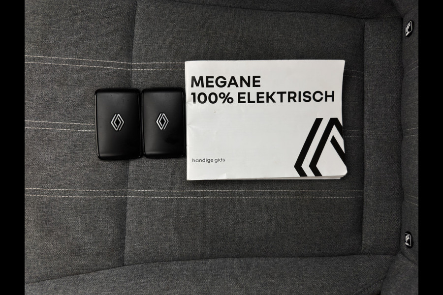 Renault Mégane E-Tech EV60 Optimum Charge Evolution [ 3-Fase ] {SOH-92%} (INCL-BTW) Aut *FULL-LED | DIGI-COCKPIT | NAVI-FULLMAP | CAMERA | COMFORT-SEATS | KEYLESS | ECC | PDC | CRUISE | DAB | CARPLAY | SHIFT-PADDLES | LANE-ASSIST | 18''ALU*