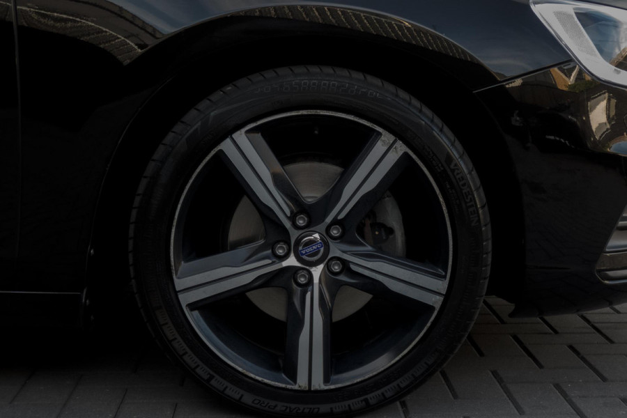 Volvo V60 1.5 T3 Nordic+ | R-DESIGN | TREKHAAK | PDC | STOELVERWAMING