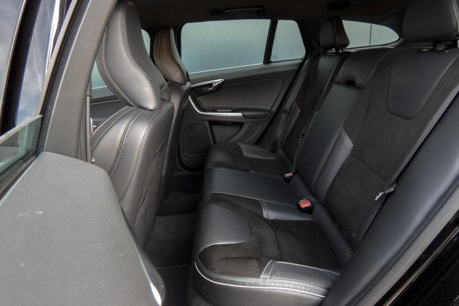 Volvo V60 1.5 T3 Nordic+ | R-DESIGN | TREKHAAK | PDC | STOELVERWAMING