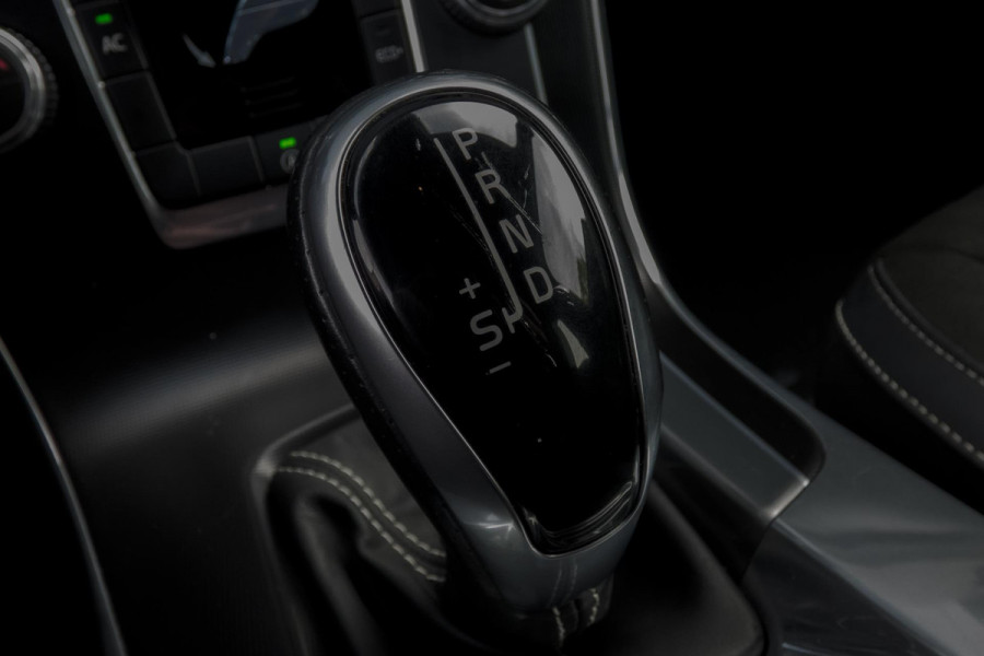 Volvo V60 1.5 T3 Nordic+ | R-DESIGN | TREKHAAK | PDC | STOELVERWAMING