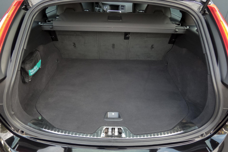 Volvo V60 1.5 T3 Nordic+ | R-DESIGN | TREKHAAK | PDC | STOELVERWAMING