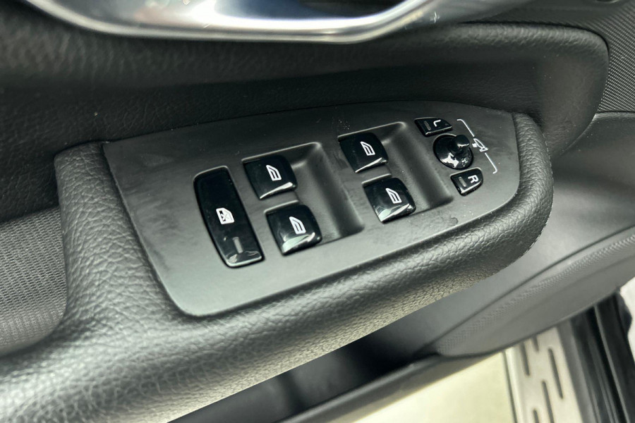 Volvo XC90 2.0 D4 90th Anniversary Edition 7 Persoons (NL-auto, Goed onderH, Carplay/ Android, Camera, Navi, StoelV, Leer, Etc)