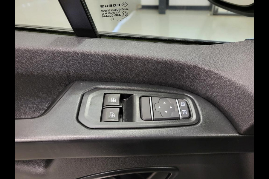 Renault Trafic 2.0dCi L2/H1 Trekhaak Euro 6! Renault Trafic 2.0dCi L2/H1 Trekhaak Euro 6!