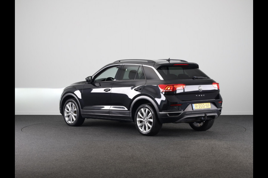 Volkswagen T-Roc 1.0 TSI Style 115 pk | Navigatie | Trekhaak | Parkeersensoren | Achteruitrijcamera | Autom. airco | Voll. digitaal instrumentenpaneel |