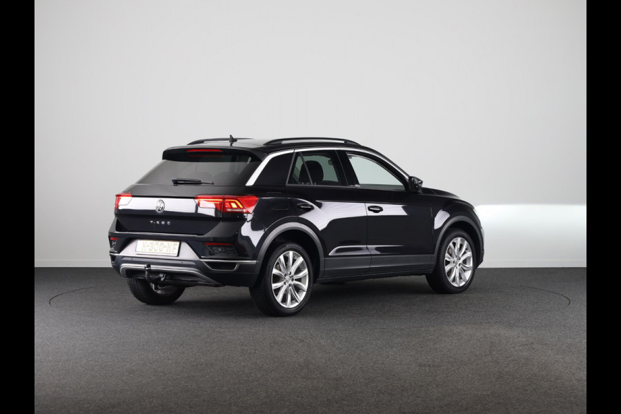 Volkswagen T-Roc 1.0 TSI Style 115 pk | Navigatie | Trekhaak | Parkeersensoren | Achteruitrijcamera | Autom. airco | Voll. digitaal instrumentenpaneel |