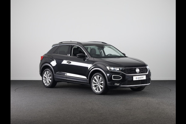 Volkswagen T-Roc 1.0 TSI Style 115 pk | Navigatie | Trekhaak | Parkeersensoren | Achteruitrijcamera | Autom. airco | Voll. digitaal instrumentenpaneel |