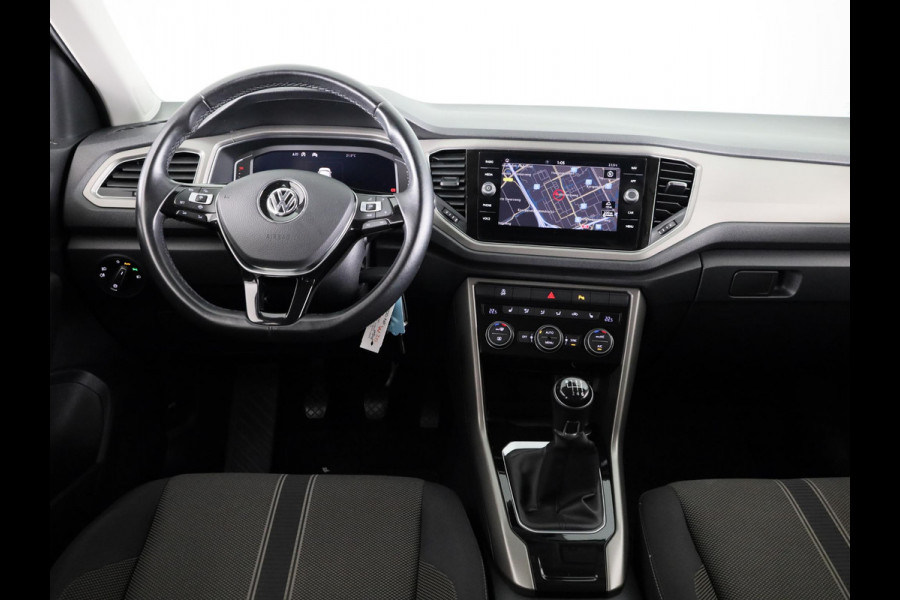 Volkswagen T-Roc 1.0 TSI Style 115 pk | Navigatie | Trekhaak | Parkeersensoren | Achteruitrijcamera | Autom. airco | Voll. digitaal instrumentenpaneel |