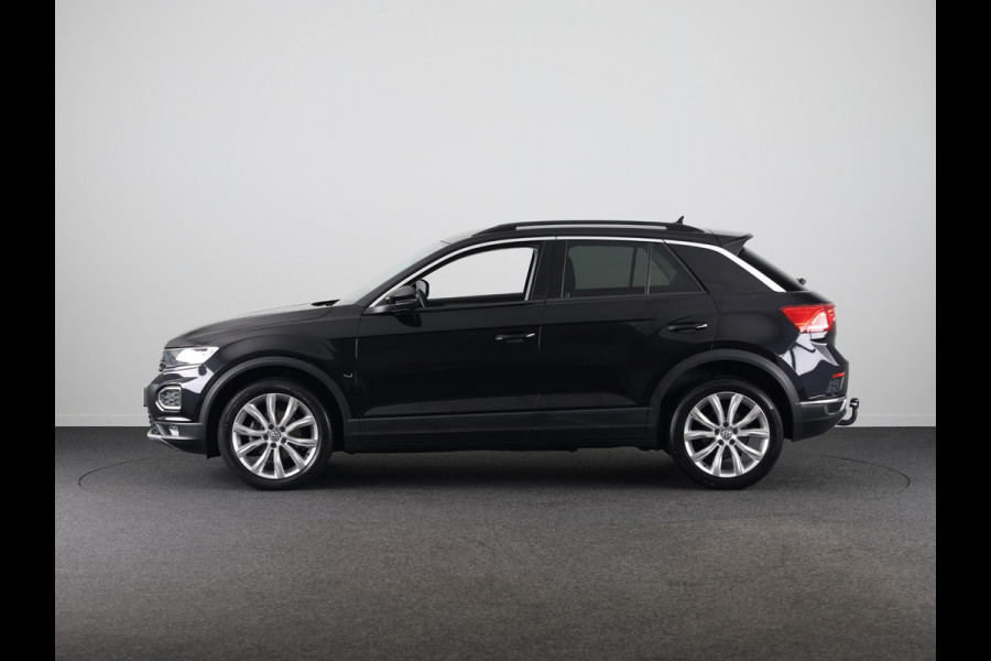 Volkswagen T-Roc 1.0 TSI Style 115 pk | Navigatie | Trekhaak | Parkeersensoren | Achteruitrijcamera | Autom. airco | Voll. digitaal instrumentenpaneel |