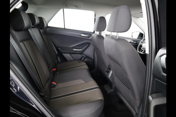 Volkswagen T-Roc 1.0 TSI Style 115 pk | Navigatie | Trekhaak | Parkeersensoren | Achteruitrijcamera | Autom. airco | Voll. digitaal instrumentenpaneel |