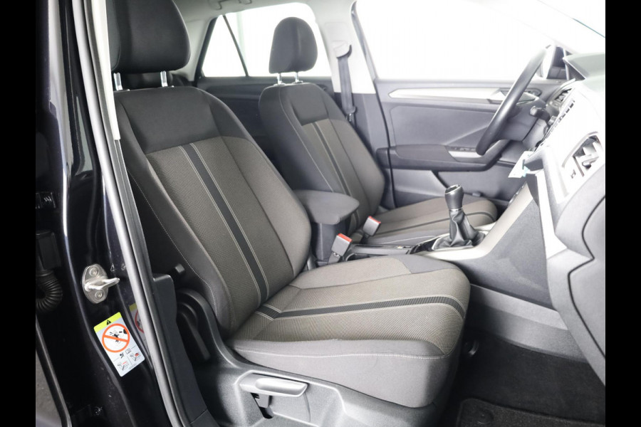Volkswagen T-Roc 1.0 TSI Style 115 pk | Navigatie | Trekhaak | Parkeersensoren | Achteruitrijcamera | Autom. airco | Voll. digitaal instrumentenpaneel |