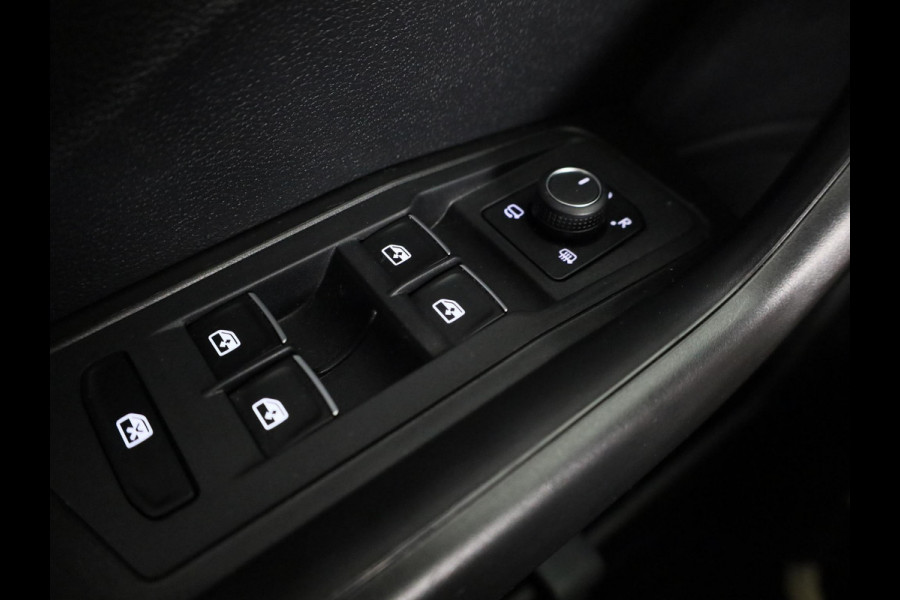 Volkswagen T-Roc 1.0 TSI Style 115 pk | Navigatie | Trekhaak | Parkeersensoren | Achteruitrijcamera | Autom. airco | Voll. digitaal instrumentenpaneel |