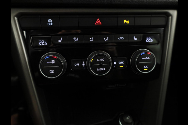 Volkswagen T-Roc 1.0 TSI Style 115 pk | Navigatie | Trekhaak | Parkeersensoren | Achteruitrijcamera | Autom. airco | Voll. digitaal instrumentenpaneel |