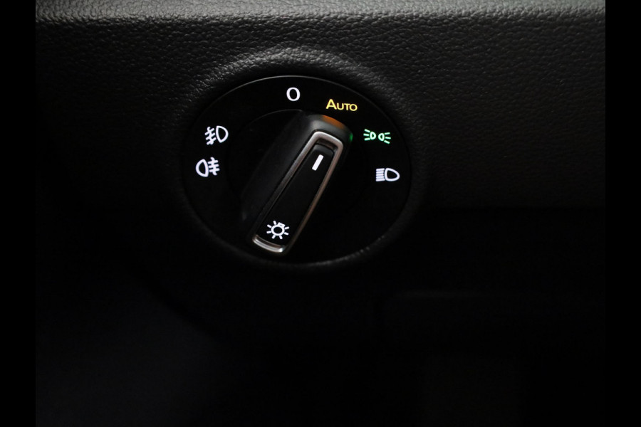 Volkswagen T-Roc 1.0 TSI Style 115 pk | Navigatie | Trekhaak | Parkeersensoren | Achteruitrijcamera | Autom. airco | Voll. digitaal instrumentenpaneel |