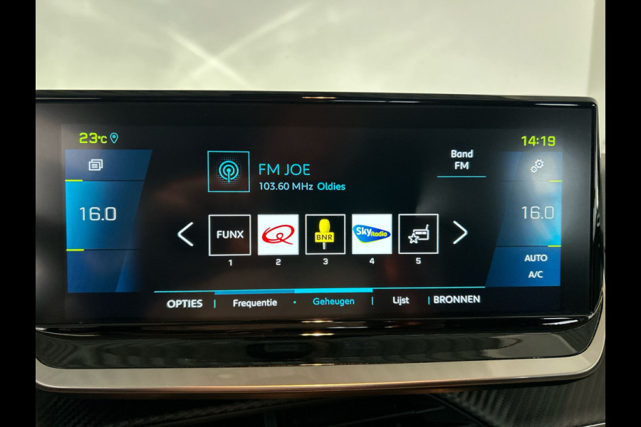 Peugeot e-208 EV Allure Pack 50 kWh | Apple Carplay/Android Auto | Camera | Navigatie | Soh (batterijcheck) 92,2 %