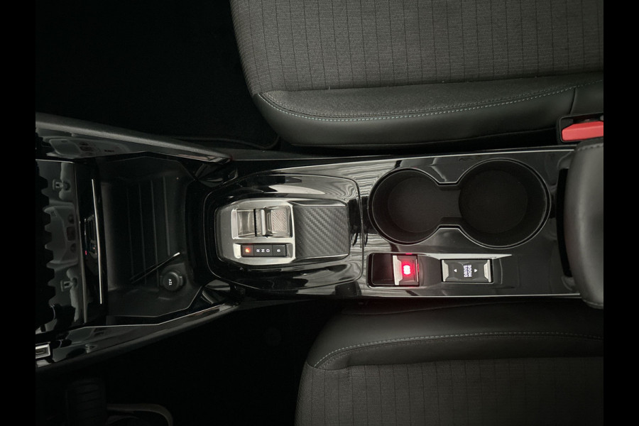 Peugeot e-208 EV Allure Pack 50 kWh | Apple Carplay/Android Auto | Camera | Navigatie | Soh (batterijcheck) 92,2 %