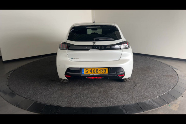 Peugeot e-208 EV Allure Pack 50 kWh | Apple Carplay/Android Auto | Camera | Navigatie | Soh (batterijcheck) 92,2 %