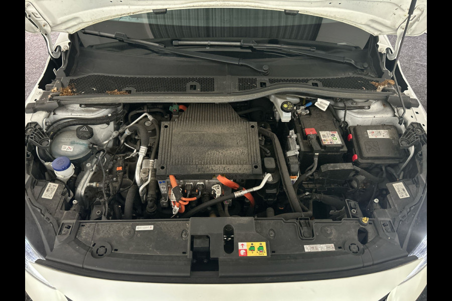 Peugeot e-208 EV Allure Pack 50 kWh | Apple Carplay/Android Auto | Camera | Navigatie | Soh (batterijcheck) 92,2 %