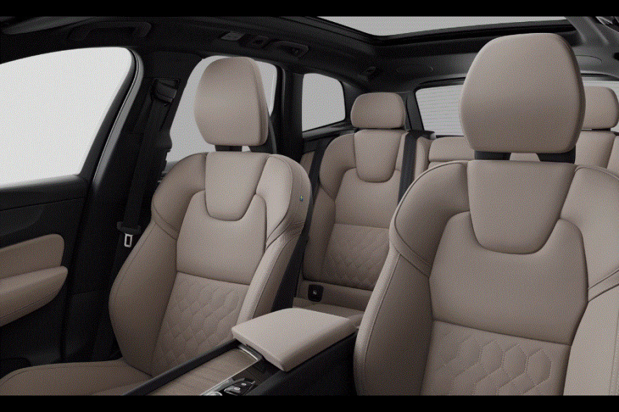 Volvo XC60 T6 350PK Automaat AWD Ultra Bright Climate / Luchtvering / Panorama dak / Head Up-Display / 360 Camera / Cardamom Leder / 21'' LM Velgen /