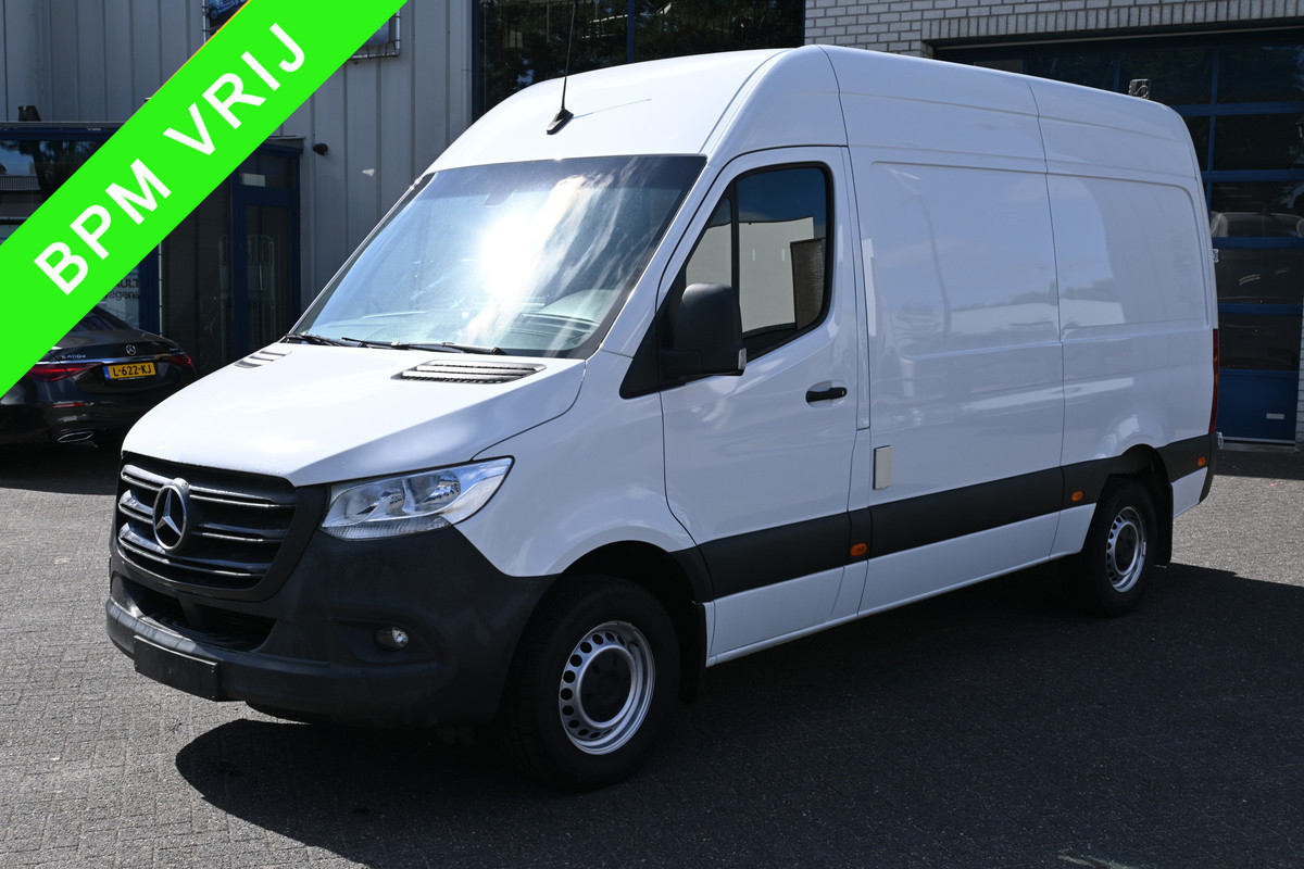 Mercedes-Benz Sprinter 316 CDI L2H2 2800 KG trekhaak, MBUX navigatie met camera, Geveerde stoelen