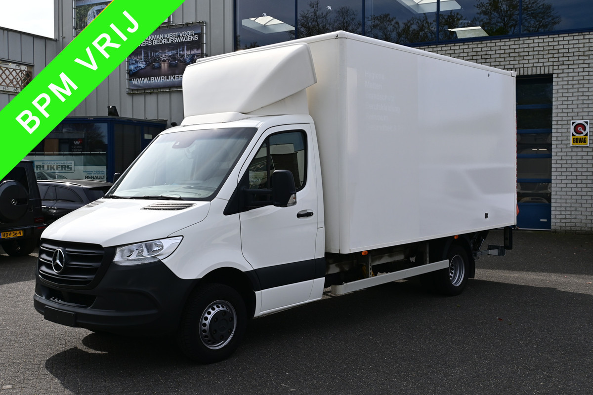 Mercedes-Benz Sprinter 514 CDI Bakwagen met NIEUWE laadklep Airco, MBUX, Geveerde stoel, Stoelverwarming Nieuwe Laadklep 1000kg 180cm Plateau