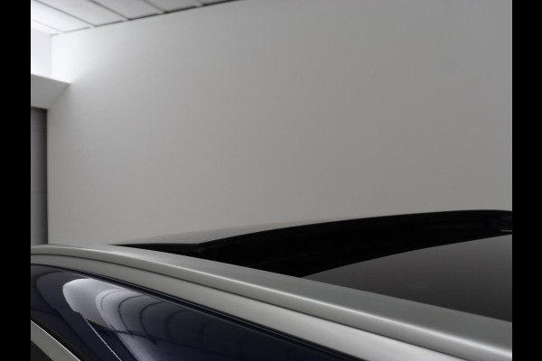 Mercedes-Benz GLC 300e 4Matic AMG | Panoramadak | Two-Tone Leder | 360 Camera | Stoelverwarming | Burmester | Carplay | Digital Cockpit | Keyless | Navigatie | Sfeerverlichting | PHEV | Plug In