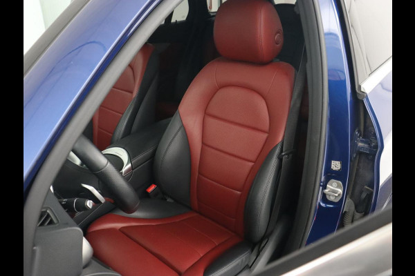 Mercedes-Benz GLC 300e 4Matic AMG | Panoramadak | Two-Tone Leder | 360 Camera | Stoelverwarming | Burmester | Carplay | Digital Cockpit | Keyless | Navigatie | Sfeerverlichting | PHEV | Plug In