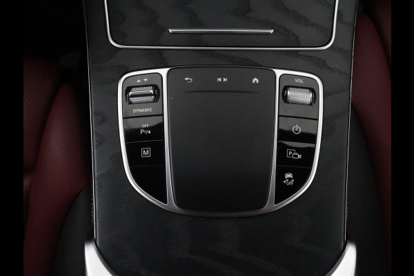 Mercedes-Benz GLC 300e 4Matic AMG | Panoramadak | Two-Tone Leder | 360 Camera | Stoelverwarming | Burmester | Carplay | Digital Cockpit | Keyless | Navigatie | Sfeerverlichting | PHEV | Plug In