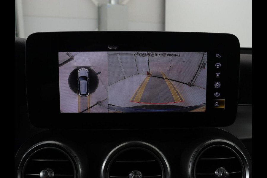 Mercedes-Benz GLC 300e 4Matic AMG | Panoramadak | Two-Tone Leder | 360 Camera | Stoelverwarming | Burmester | Carplay | Digital Cockpit | Keyless | Navigatie | Sfeerverlichting | PHEV | Plug In