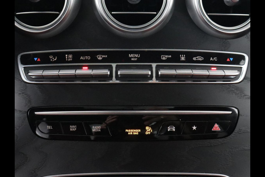 Mercedes-Benz GLC 300e 4Matic AMG | Panoramadak | Two-Tone Leder | 360 Camera | Stoelverwarming | Burmester | Carplay | Digital Cockpit | Keyless | Navigatie | Sfeerverlichting | PHEV | Plug In
