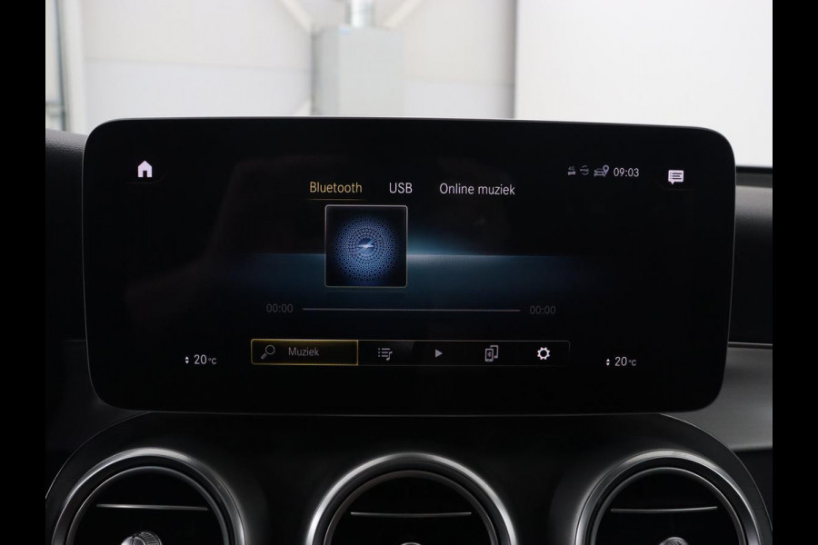 Mercedes-Benz GLC 300e 4Matic AMG | Panoramadak | Two-Tone Leder | 360 Camera | Stoelverwarming | Burmester | Carplay | Digital Cockpit | Keyless | Navigatie | Sfeerverlichting | PHEV | Plug In