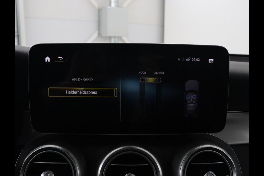 Mercedes-Benz GLC 300e 4Matic AMG | Panoramadak | Two-Tone Leder | 360 Camera | Stoelverwarming | Burmester | Carplay | Digital Cockpit | Keyless | Navigatie | Sfeerverlichting | PHEV | Plug In