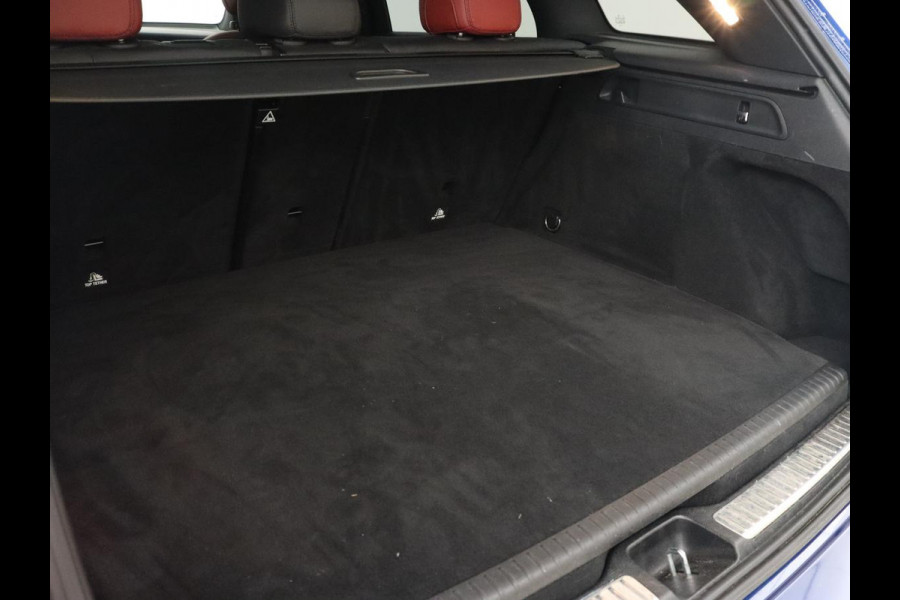 Mercedes-Benz GLC 300e 4Matic AMG | Panoramadak | Two-Tone Leder | 360 Camera | Stoelverwarming | Burmester | Carplay | Digital Cockpit | Keyless | Navigatie | Sfeerverlichting | PHEV | Plug In