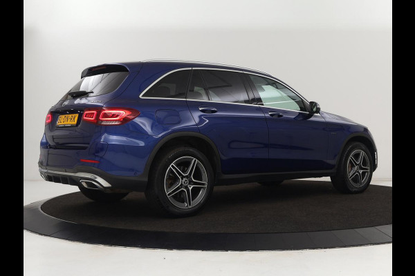 Mercedes-Benz GLC 300e 4Matic AMG | Panoramadak | Two-Tone Leder | 360 Camera | Stoelverwarming | Burmester | Carplay | Digital Cockpit | Keyless | Navigatie | Sfeerverlichting | PHEV | Plug In