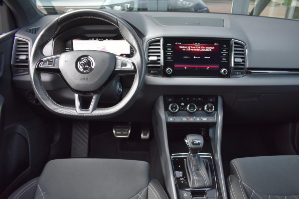 Škoda Karoq 1.5 TSI ACT Sportline | TREKHAAK | CAMERA | NAP | VIRTUAL COCKPIT | APPLE CARPLAY | ANDROID AUTO | DEALER ONDERHOUDEN