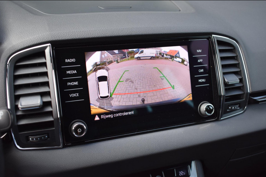 Škoda Karoq 1.5 TSI ACT Sportline | TREKHAAK | CAMERA | NAP | VIRTUAL COCKPIT | APPLE CARPLAY | ANDROID AUTO | DEALER ONDERHOUDEN