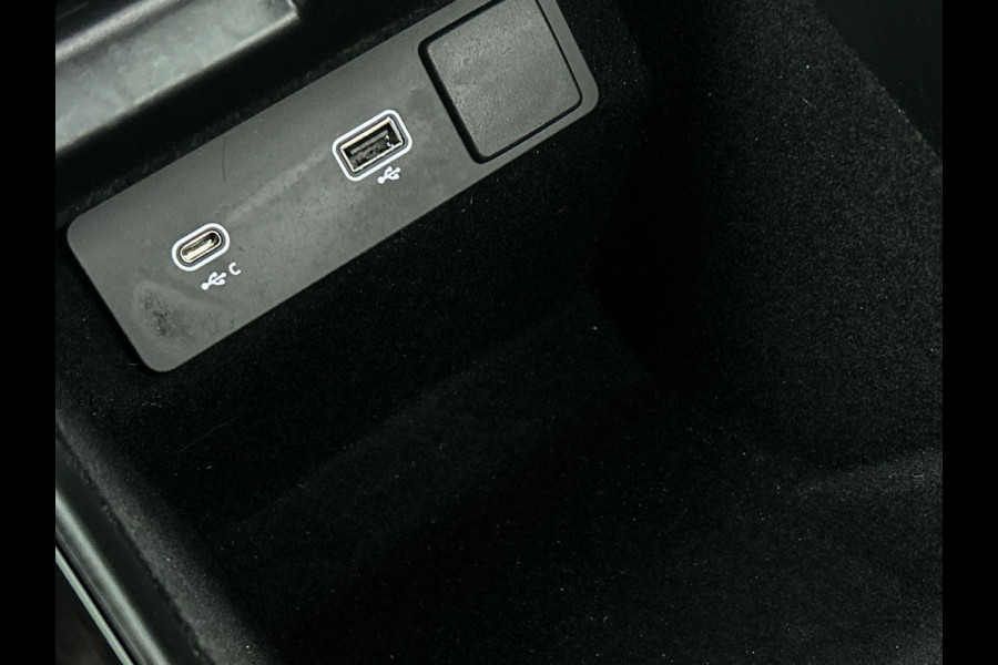 Land Rover Range Rover Evoque P300e AWD R-Dynamic SE