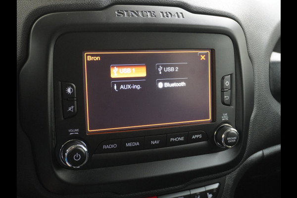 Jeep Renegade 1.4T AUT-6 Leer Navi Ecc 17''Lmv Stoel-Stuurverwarming Keyless Cruise Control Bluetooth Pdc Usb Led Mistlampen Lane-departure Isofix Privacy Glas Dakrails MultiAir Latitude Slechts 1361kg licht! / 75 /3mnd belasting