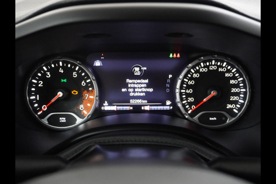 Jeep Renegade 1.4T AUT-6 Leer Navi Ecc 17''Lmv Stoel-Stuurverwarming Keyless Cruise Control Bluetooth Pdc Usb Led Mistlampen Lane-departure Isofix Privacy Glas Dakrails MultiAir Latitude Slechts 1361kg licht! / 75 /3mnd belasting