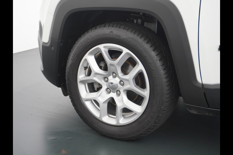 Jeep Renegade 1.4T AUT-6 Leer Navi Ecc 17''Lmv Stoel-Stuurverwarming Keyless Cruise Control Bluetooth Pdc Usb Led Mistlampen Lane-departure Isofix Privacy Glas Dakrails MultiAir Latitude Slechts 1361kg licht! / 75 /3mnd belasting