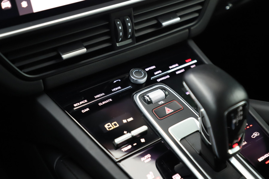 Porsche Cayenne Coupé 3.0 E-Hybrid Aut8 | 463PK | Sport-design | Achterasbesturing | Luchtvering | Matrix-led | Bose | Sport-chrono | Sfeerverlichting