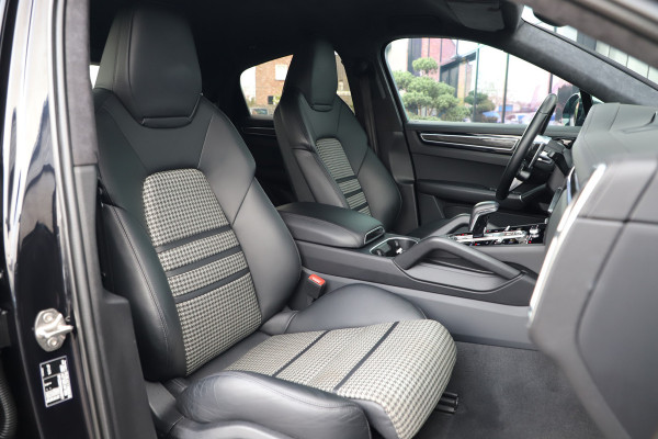 Porsche Cayenne Coupé 3.0 E-Hybrid Aut8 | 463PK | Sport-design | Achterasbesturing | Luchtvering | Matrix-led | Bose | Sport-chrono | Sfeerverlichting