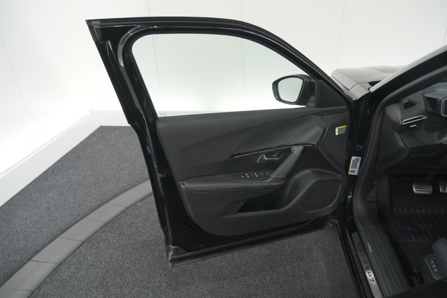 Peugeot 2008 PureTech 130 EAT8 GT | 360 Camera | Stoelmassage | Adaptieve Cruise Control | Dodehoekdetectie