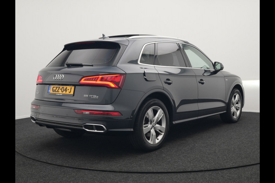 Audi Q5 55 TFSI e Quattro S Line Plug In Hybrid 367pk Dealer O.H PHEV | Luchtvering | Trekhaak af Fabriek | Panodak | Adaptive Cruise | Lederen Sportstoelen Massage & Memory | Head Up | 360 Camera | Keyless | Navigatie | DAB |