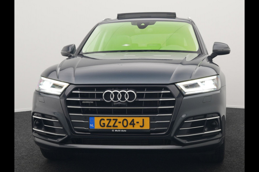 Audi Q5 55 TFSI e Quattro S Line Plug In Hybrid 367pk Dealer O.H PHEV | Luchtvering | Trekhaak af Fabriek | Panodak | Adaptive Cruise | Lederen Sportstoelen Massage & Memory | Head Up | 360 Camera | Keyless | Navigatie | DAB |