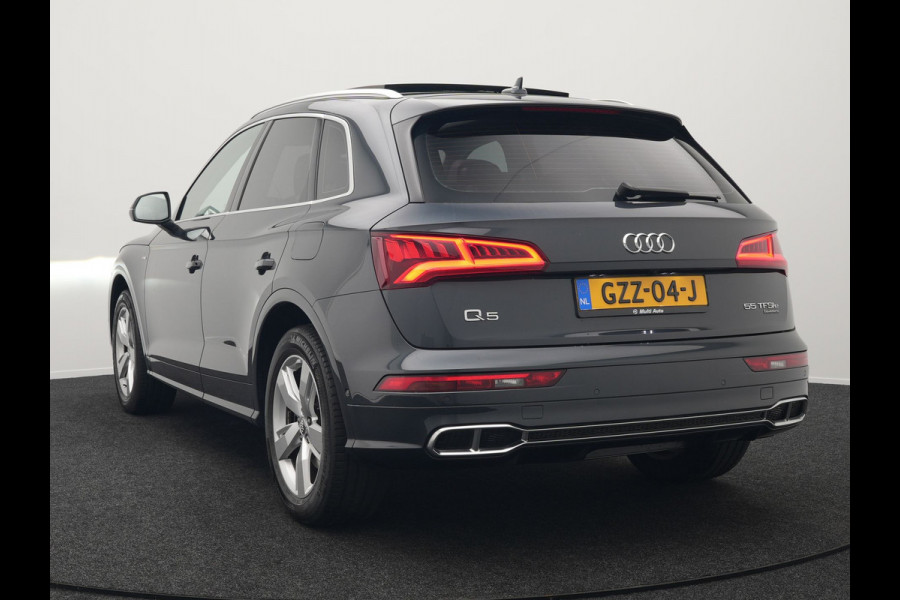 Audi Q5 55 TFSI e Quattro S Line Plug In Hybrid 367pk Dealer O.H PHEV | Luchtvering | Trekhaak af Fabriek | Panodak | Adaptive Cruise | Lederen Sportstoelen Massage & Memory | Head Up | 360 Camera | Keyless | Navigatie | DAB |