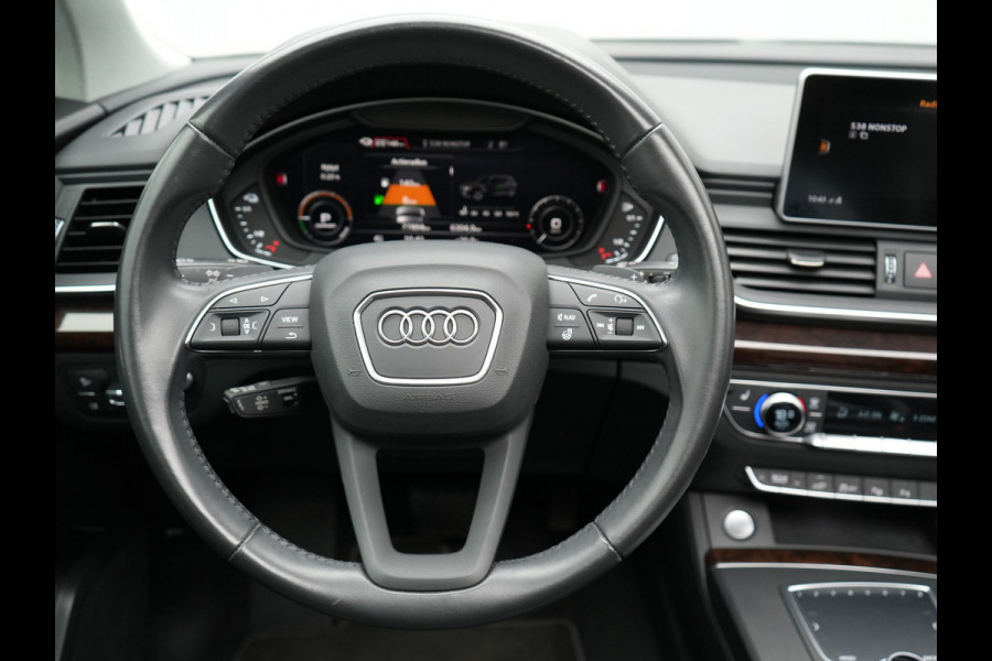 Audi Q5 55 TFSI e Quattro S Line Plug In Hybrid 367pk Dealer O.H PHEV | Luchtvering | Trekhaak af Fabriek | Panodak | Adaptive Cruise | Lederen Sportstoelen Massage & Memory | Head Up | 360 Camera | Keyless | Navigatie | DAB |