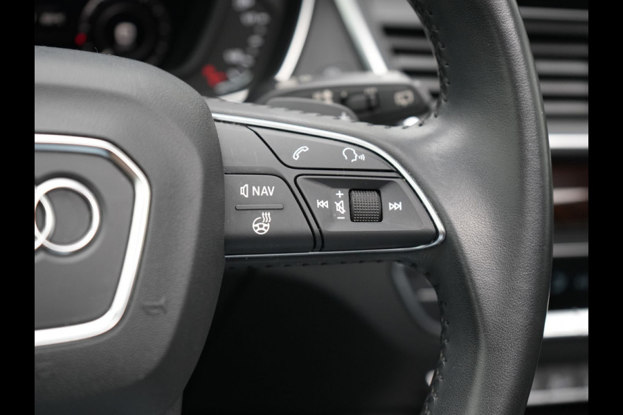 Audi Q5 55 TFSI e Quattro S Line Plug In Hybrid 367pk Dealer O.H PHEV | Luchtvering | Trekhaak af Fabriek | Panodak | Adaptive Cruise | Lederen Sportstoelen Massage & Memory | Head Up | 360 Camera | Keyless | Navigatie | DAB |